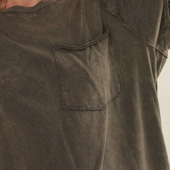 The Lucy Pocket Tee - Iron - Picture 3 of 4